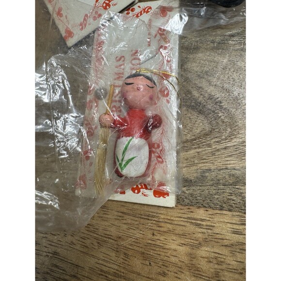 Vintage Lot of 23 Wooden Christmas Ornaments New Old Stock Woolworths? - Picture 8 of 16